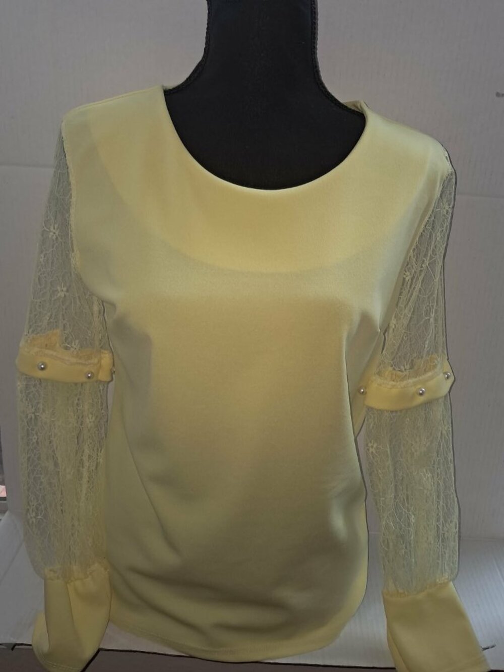 Yellow Lace Sleeve Blouse Pearl Cuff Detail Size M - Picture 4 of 8